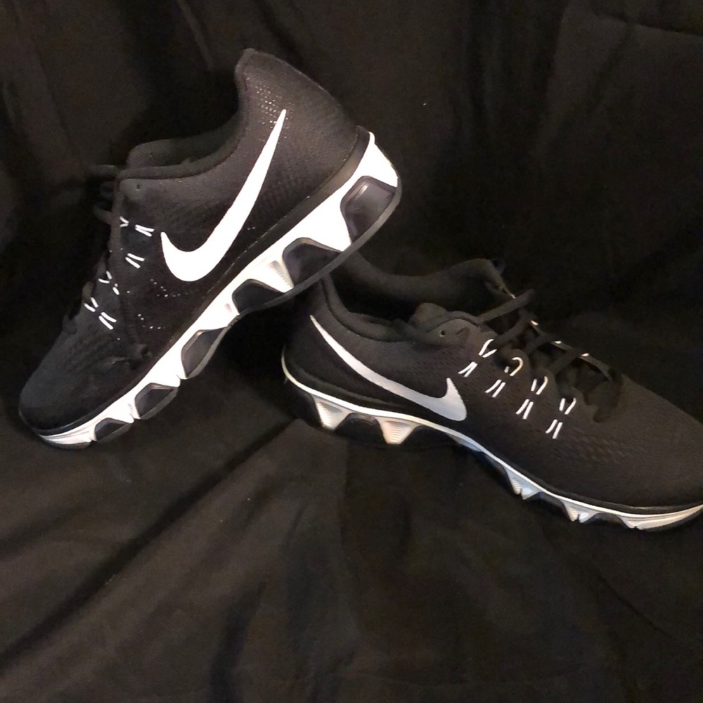 Nike tailwind women’s sneakers
